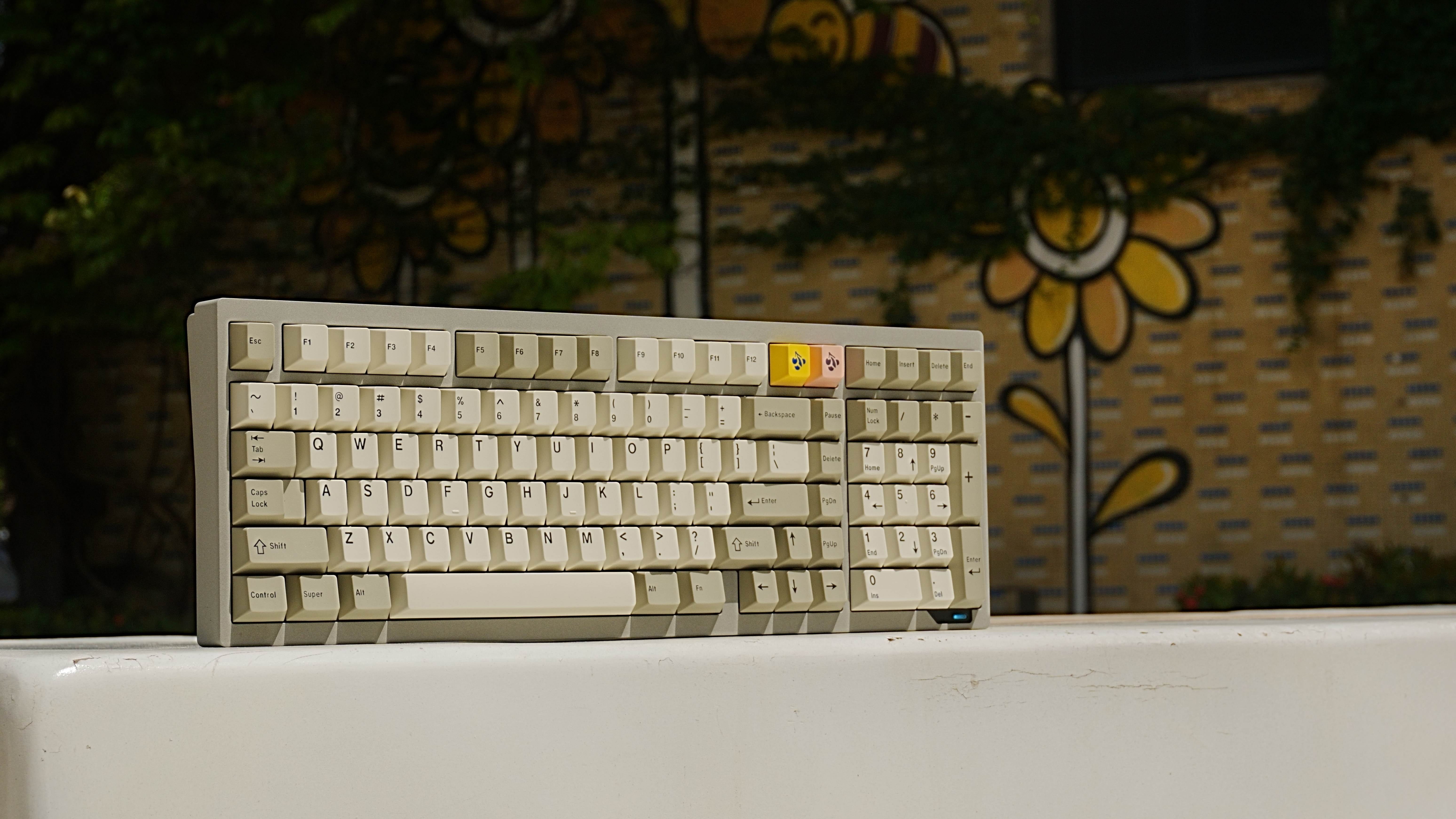 DesktopTribe DT60 グリーン プレート2種付 非常にファッショナブルなGH60キーボードキット – DesktopTribe